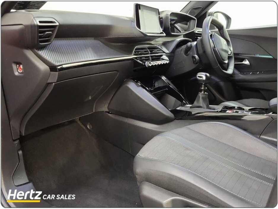 2023 Peugeot 2008 - image 4