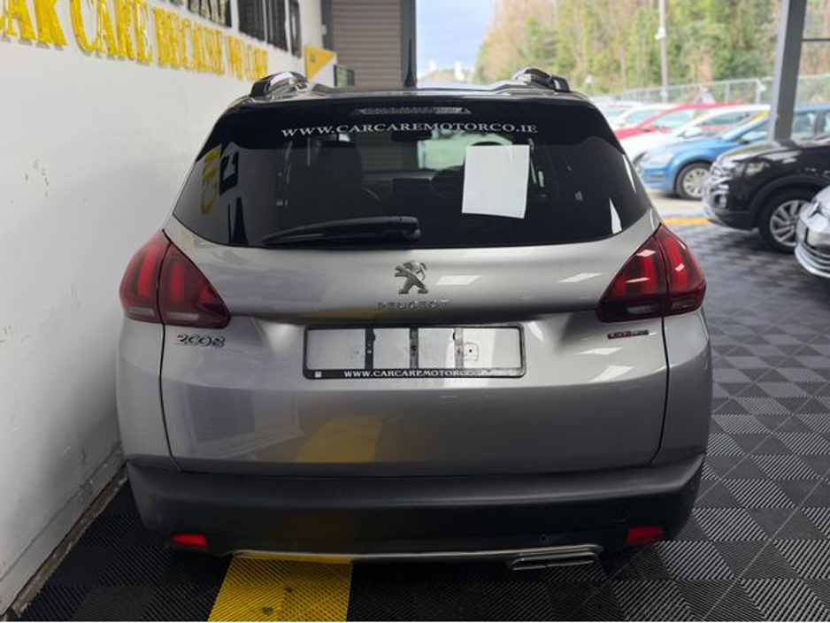 2017 Peugeot 2008 - image 5