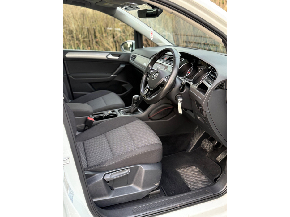 2018 Volkswagen Touran - image 11