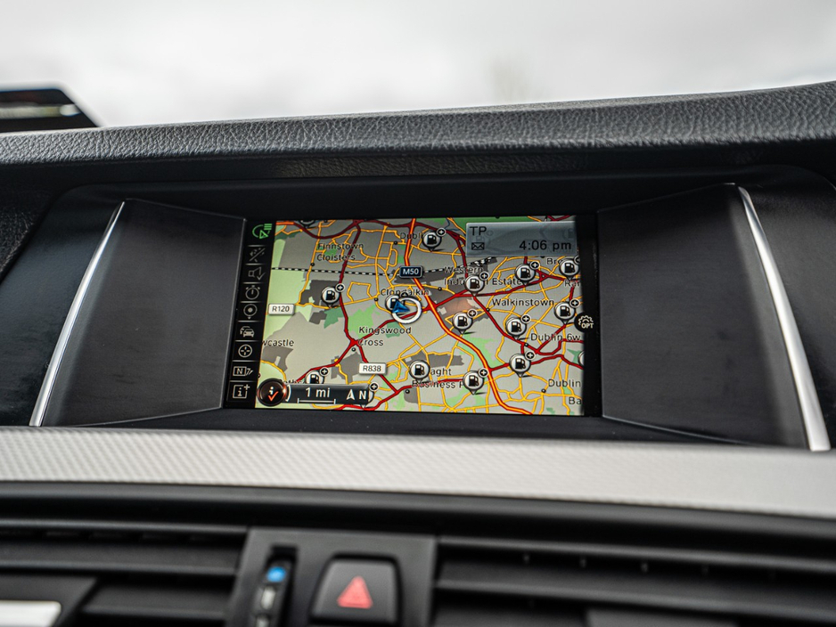 2016 BMW 5 Series - image 28