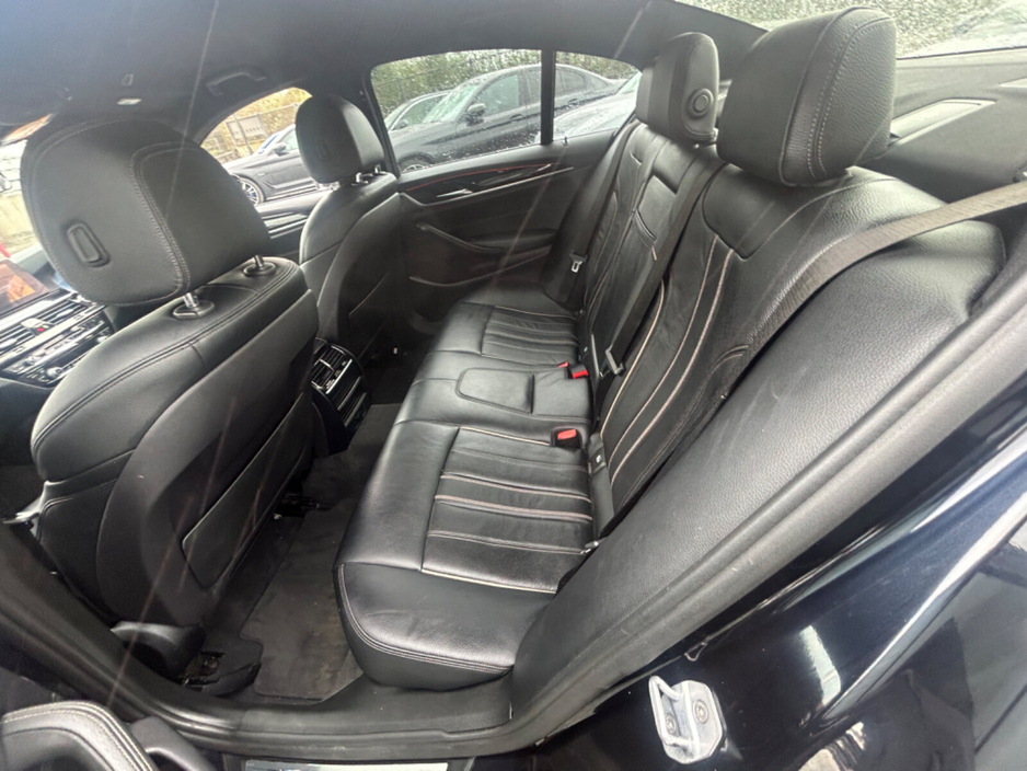 2018 BMW 5 Series - image 8