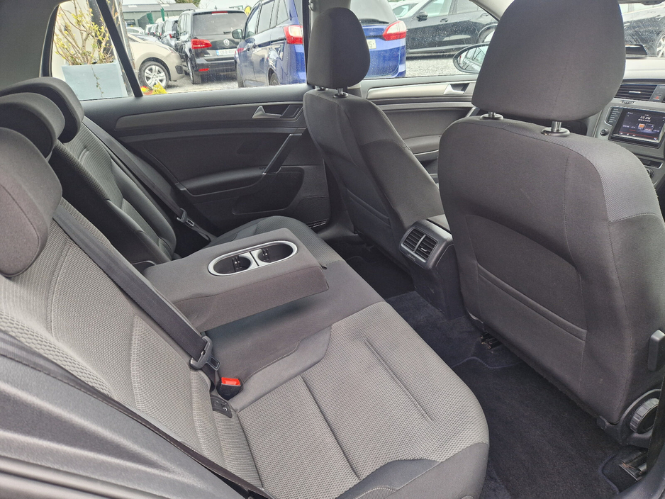 2013 Volkswagen Golf - image 16