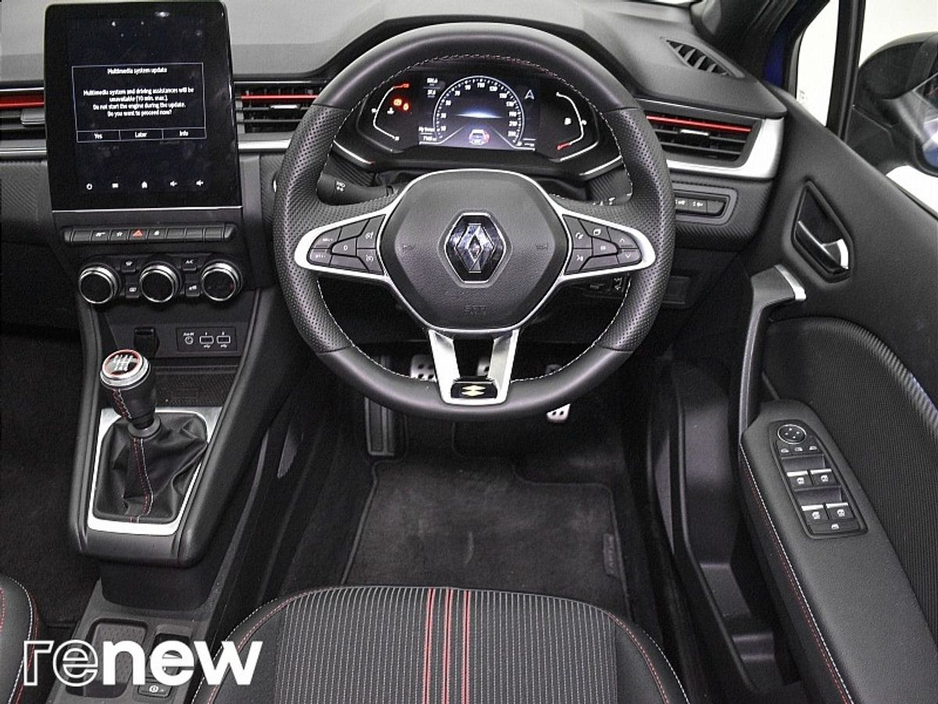 2022 Renault Captur - image 25
