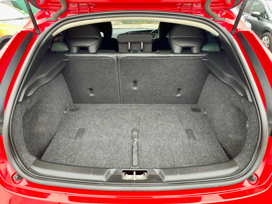 2017 Volvo V40 - image 22