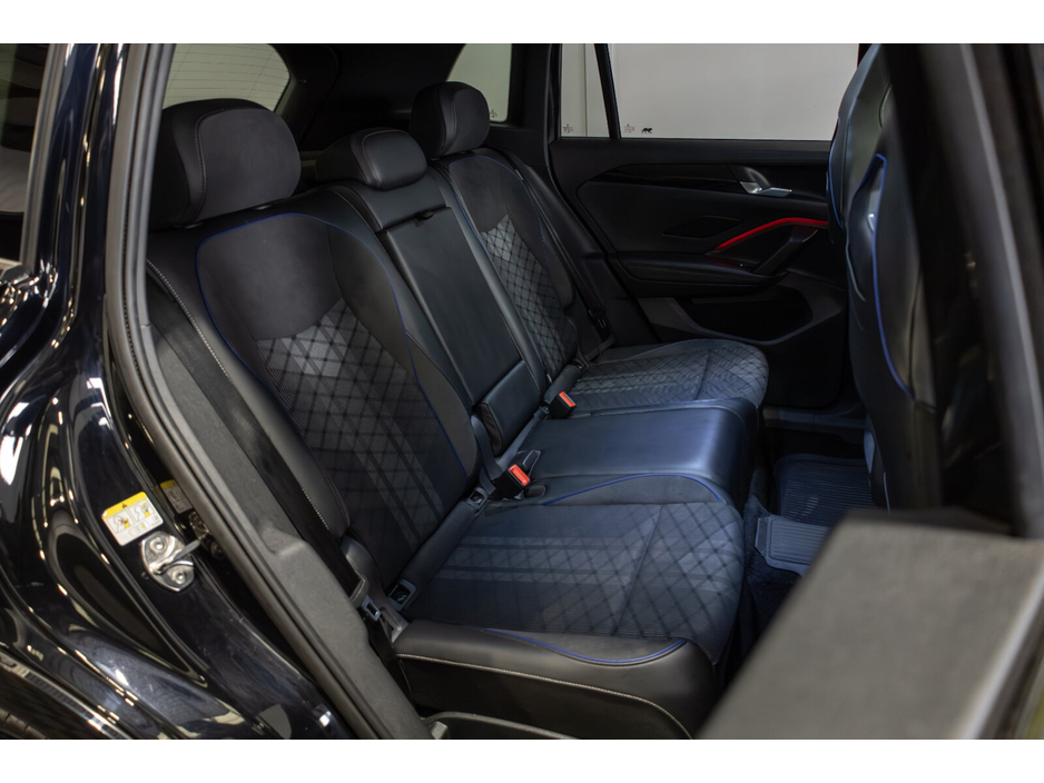 2024 Volkswagen Tiguan - image 11