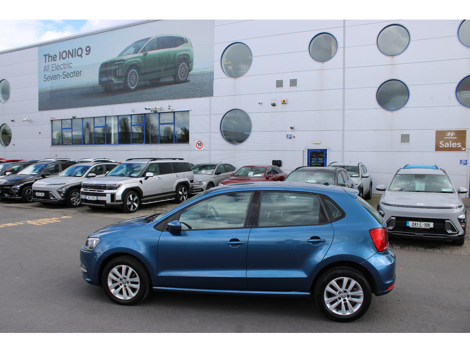 2016 Volkswagen Polo - image 2