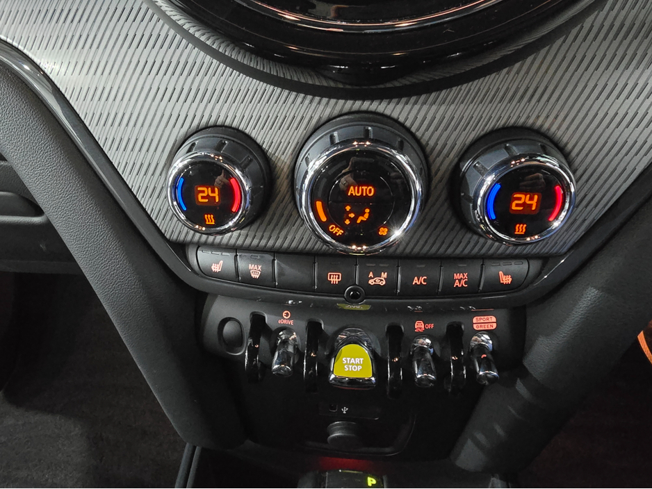 2023 MINI Countryman - image 13