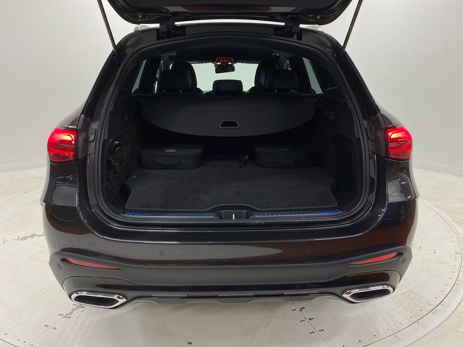 2025 Mercedes-Benz GLC Class - image 18