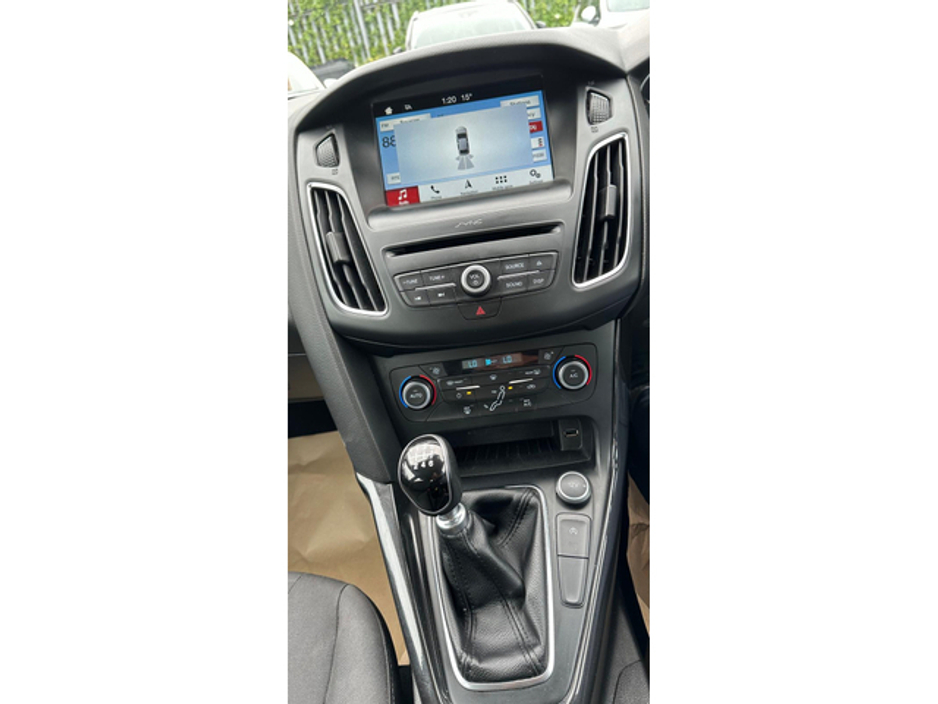 2018 Ford Focus - image 18