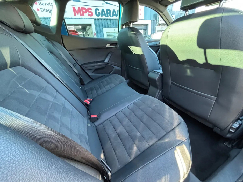 2023 SEAT Arona - image 28