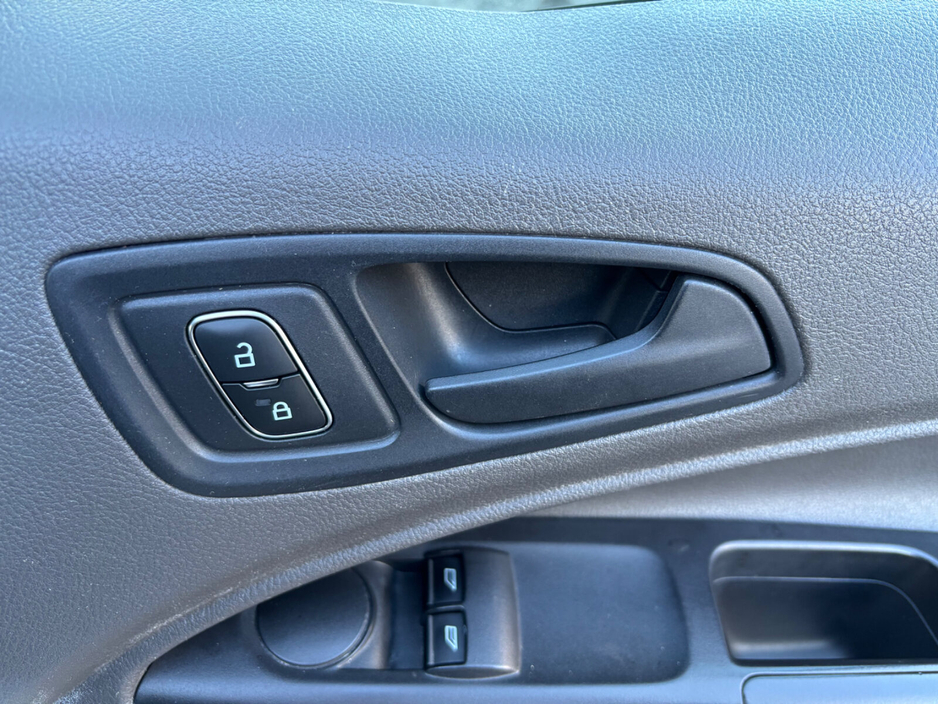 2020 Ford Transit - image 29