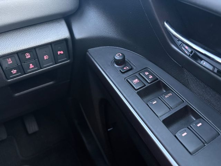 2023 Suzuki SX4 - image 13