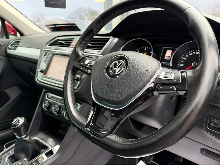 2017 Volkswagen Tiguan - image 10