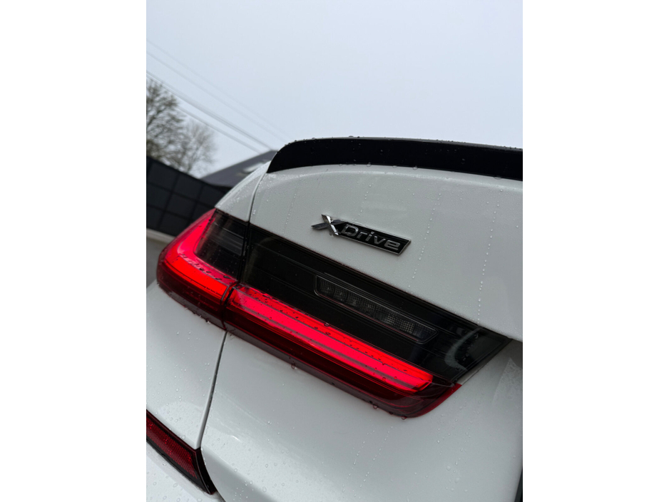 2020 BMW 3 Series - image 7