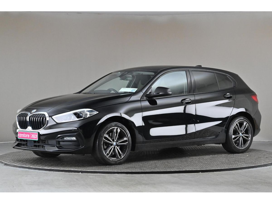2022 BMW 1 Series - image 4