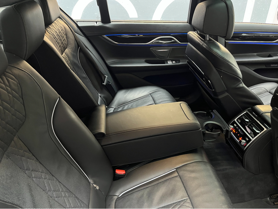 2018 BMW 7 Series €29950! 2018 BMW 740E IPERFORMANCE M-SPORT 2.0 AUTOMATIC / CRUISE CONTROL / 360° PARKING CAMERA / ELECTRIC MEMORY HEATED & MASSAGING SEATS / PANORAMIC SUNROOF / PADDLE SHIFTERS €29,950