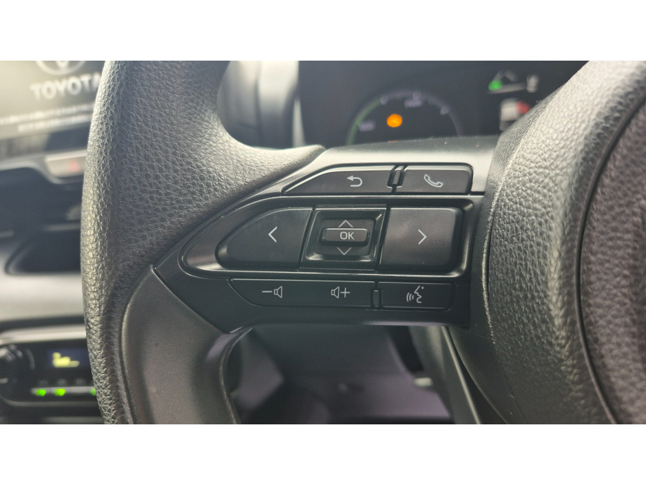 2020 Toyota Yaris - image 12