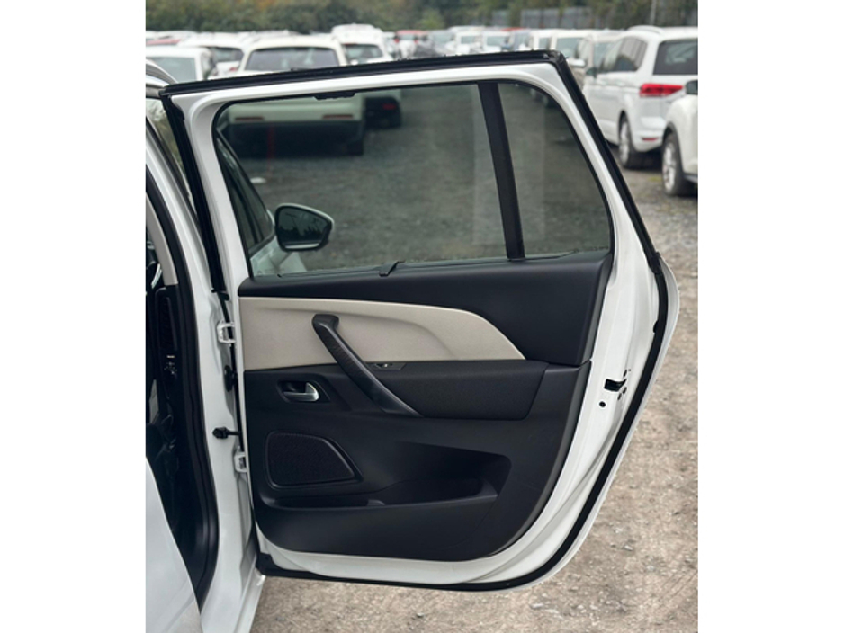 2018 Citroen Grand C4 Picasso - image 17