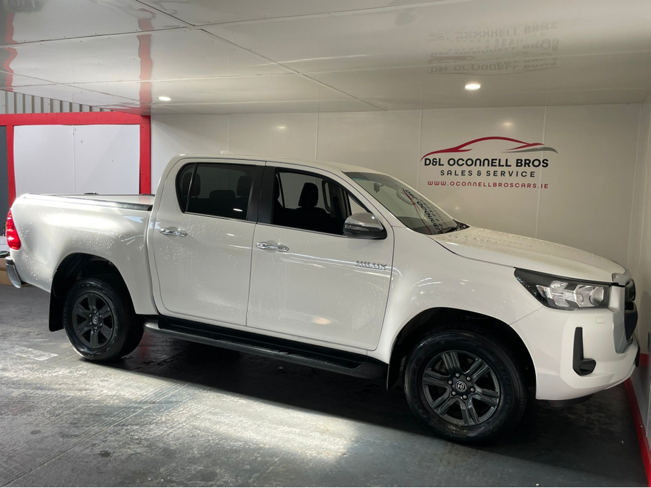 2023 Toyota Hilux - image 14