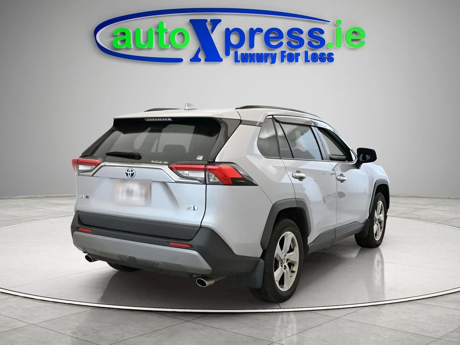 2021 Toyota Rav4 - image 7