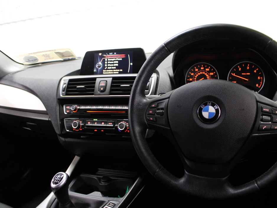 2016 BMW 1 Series - image 16