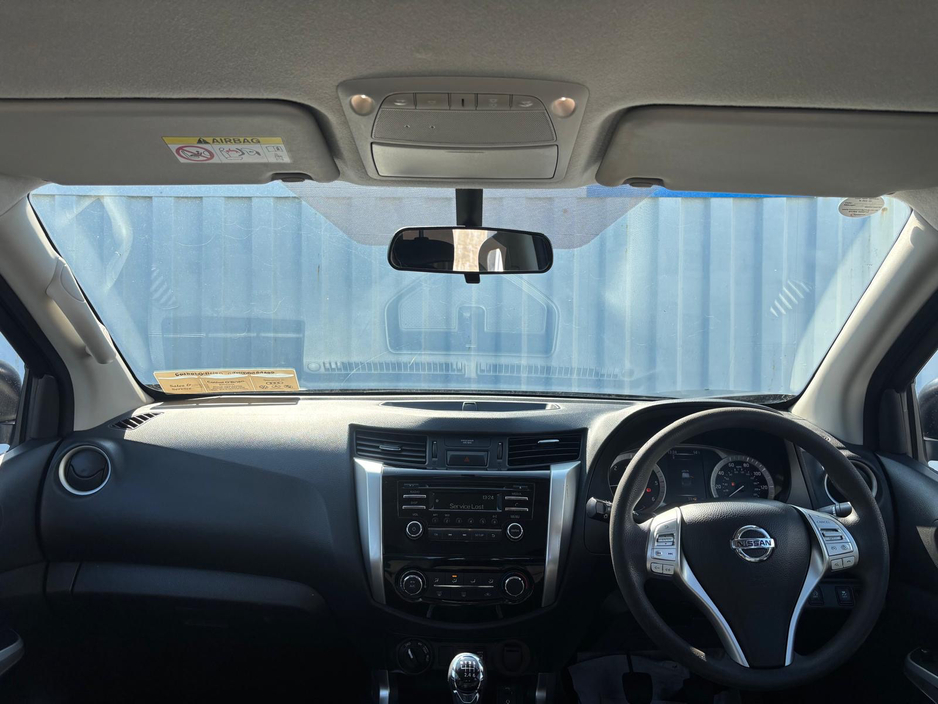 2021 Nissan Navara - image 6