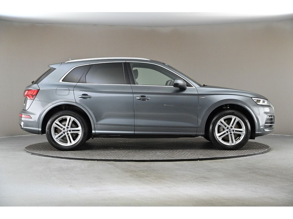 2020 Audi Q5 - image 12