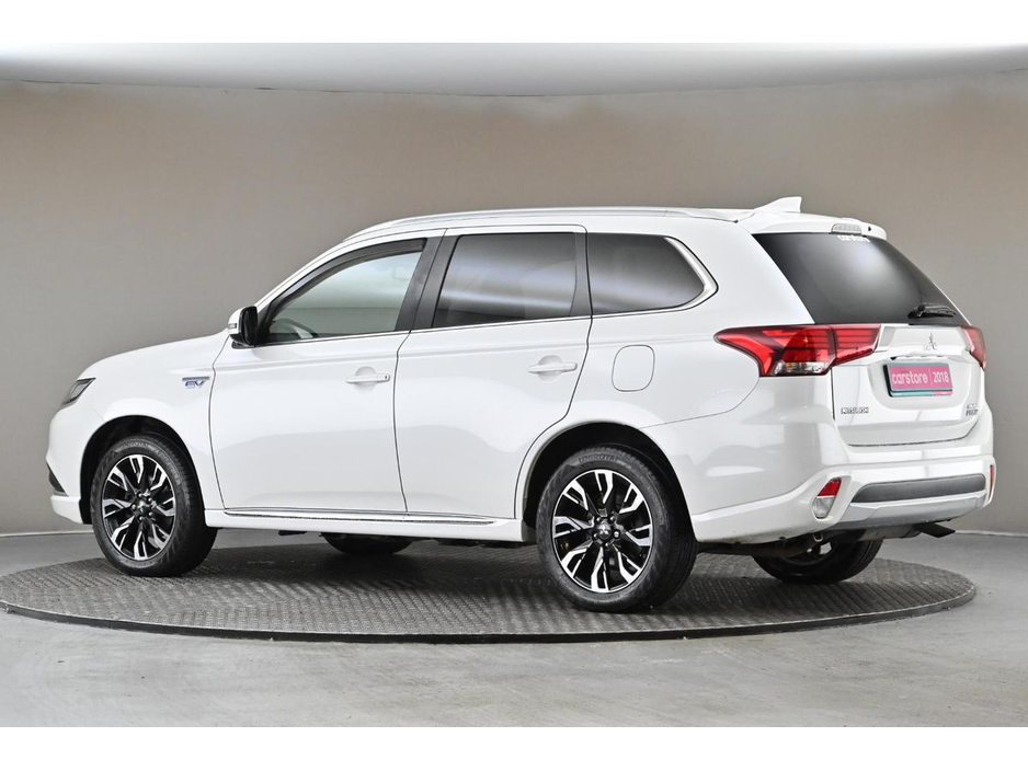 2018 Mitsubishi Outlander - image 6