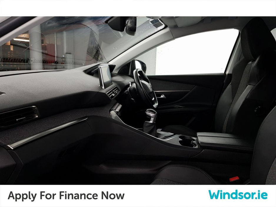 2020 Peugeot 5008 1.2 PureTech 130bhp Allure €29,995