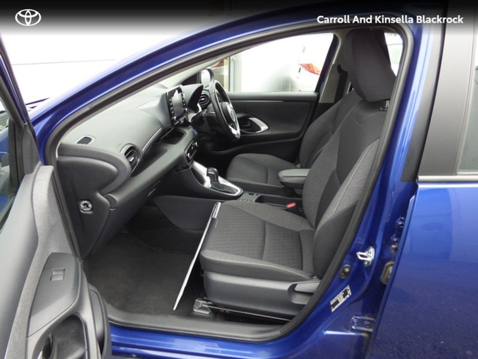 2023 Toyota Yaris Hybrid Luna €22,950