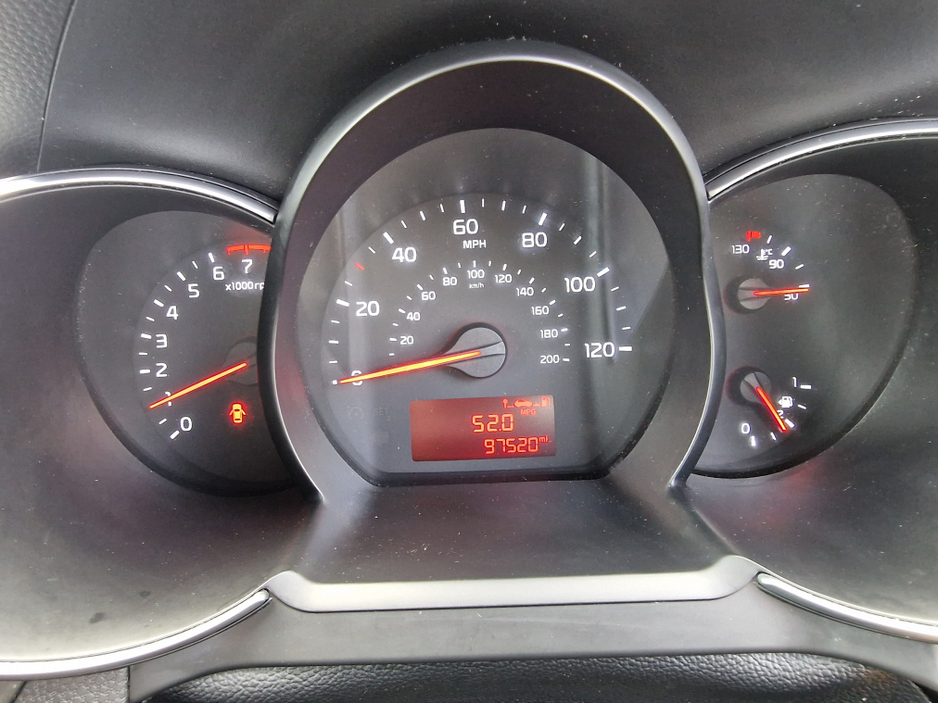 2017 Kia Picanto - image 18