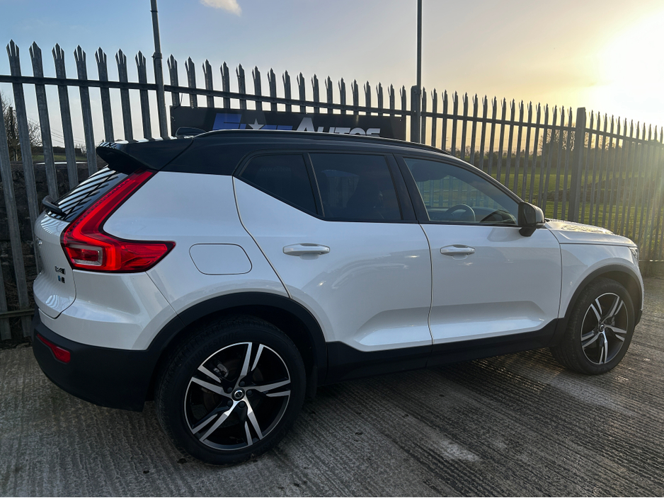2020 Volvo XC40 - image 9