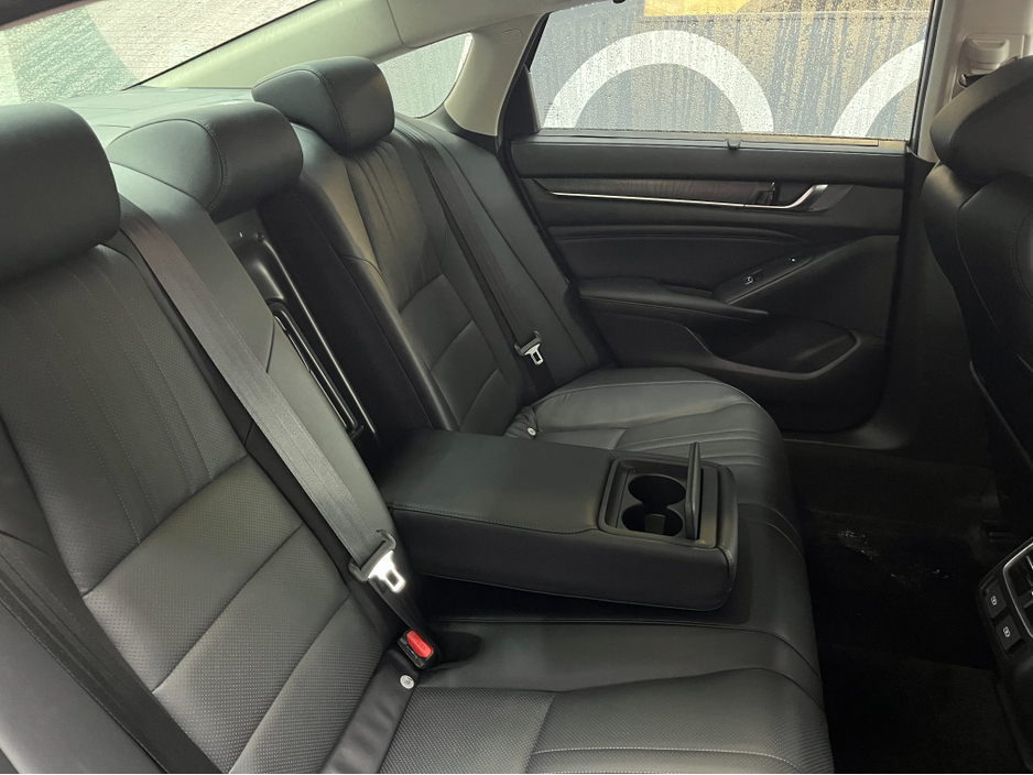 2020 Honda Accord €27950 2020 HONDA ACCORD EX 2.0 AUTOMATIC / CRUISE CONTROL / REVERSE CAMERA / ELECTRIC MEMORY & HEATED SEATS / HEATED REAR SEATS €27,950