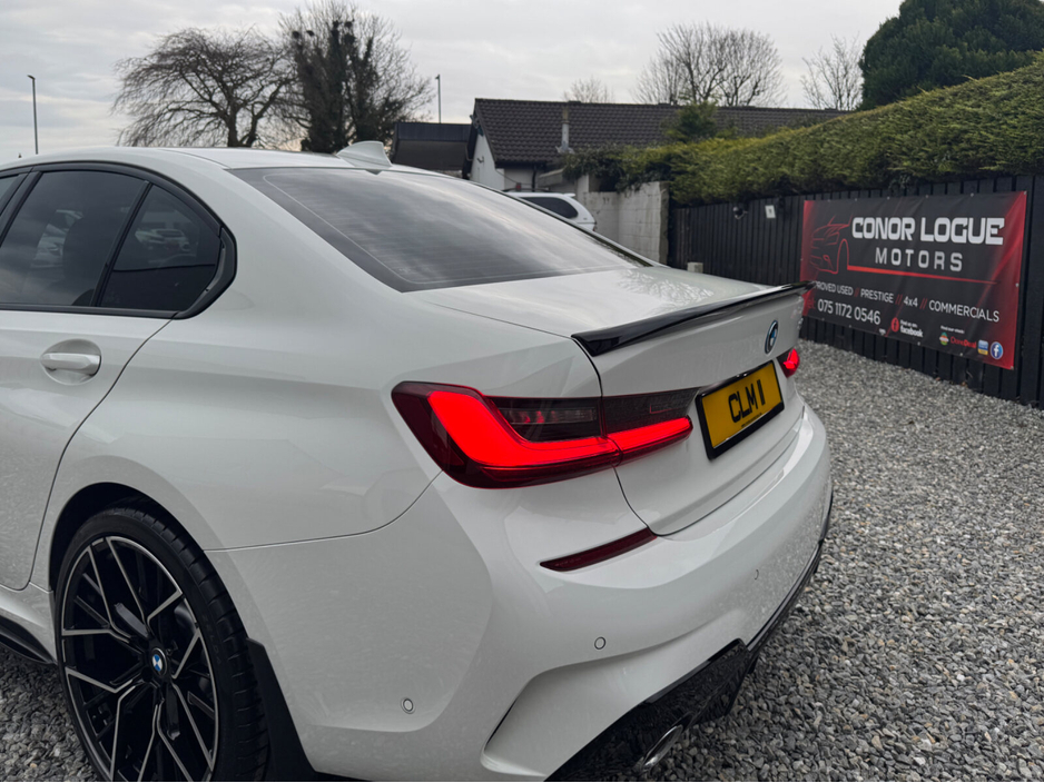 2021 BMW 3 Series - image 28