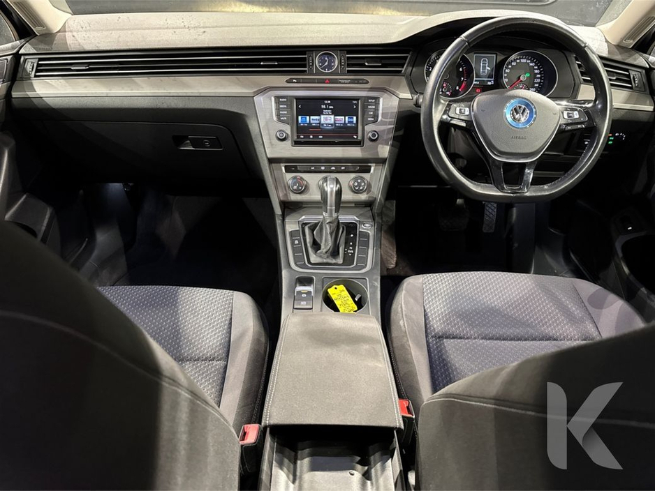 2016 Volkswagen Passat - image 23