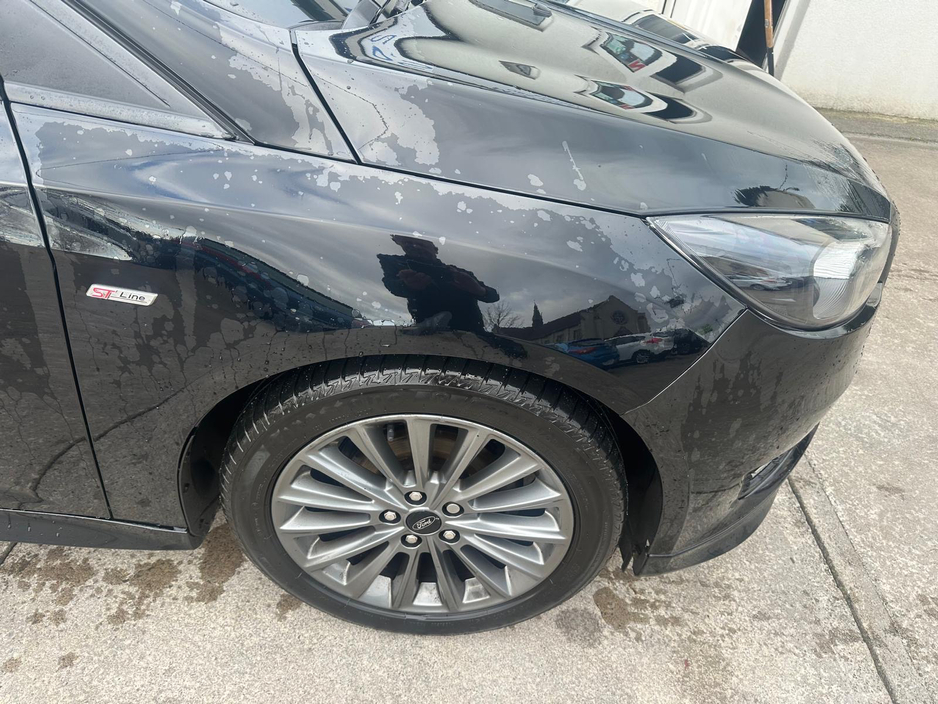 2018 Ford Focus - image 7