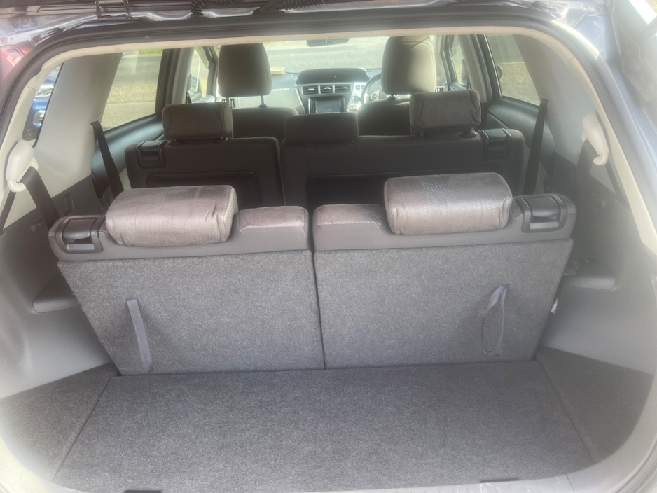 2013 Toyota Prius - image 9