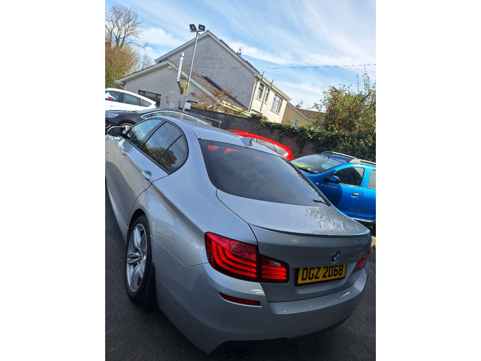 2016 BMW 5 Series - image 7