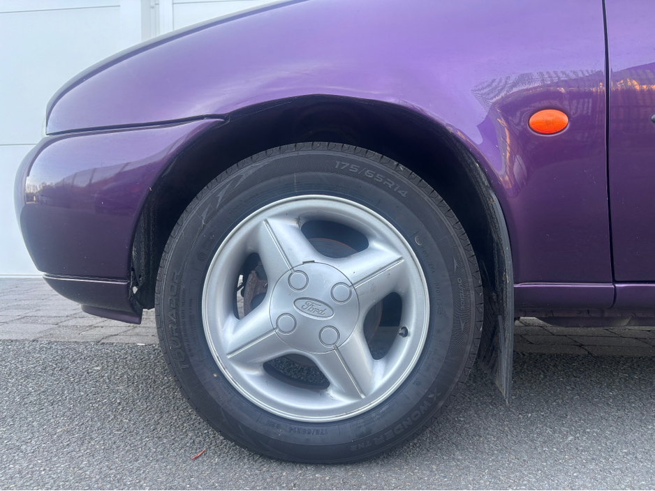 1999 Ford Fiesta - image 24