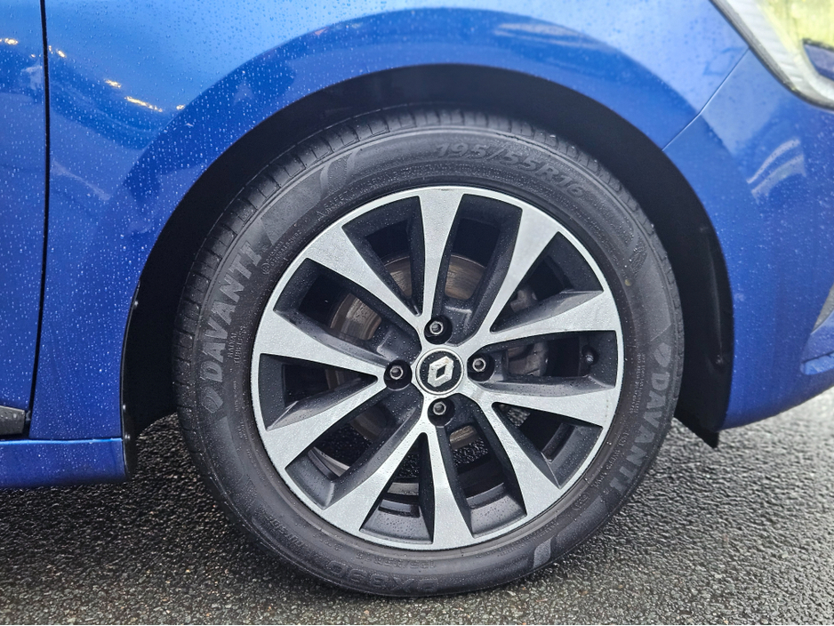 2022 Renault Clio ICONIC 1.0 90 5DR €16,950