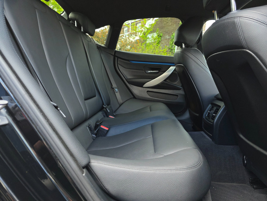 2015 BMW 4 Series - image 18