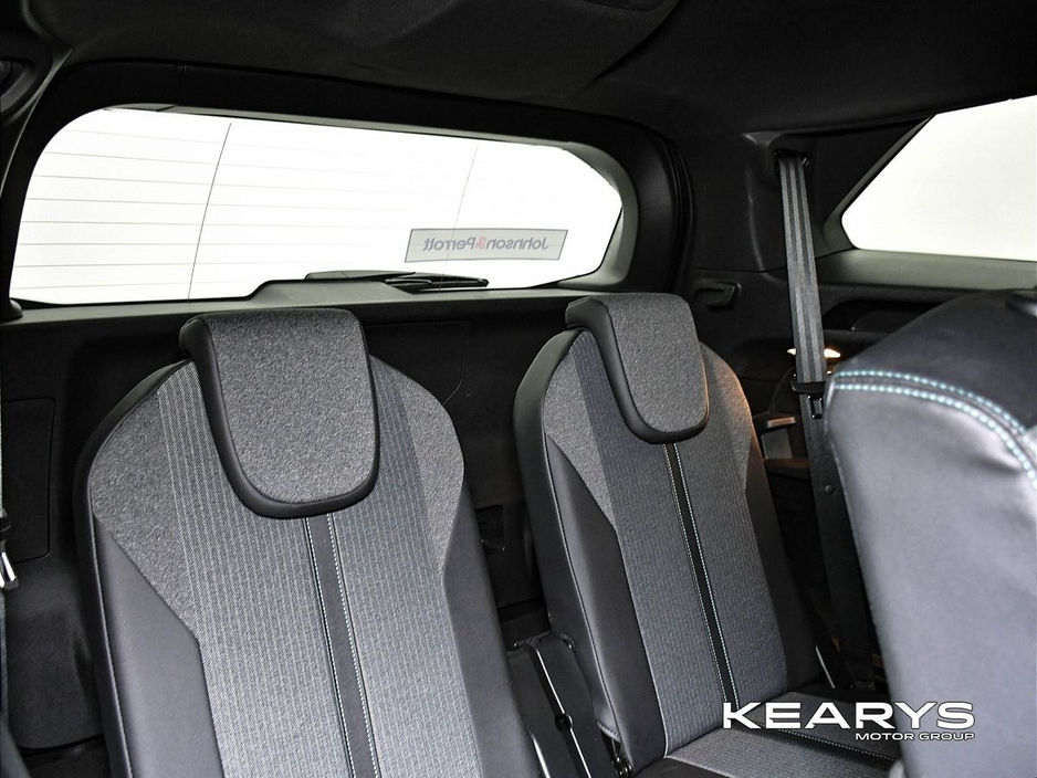 2021 Peugeot 5008 - image 16