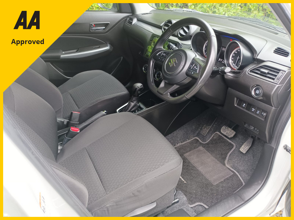 2020 Suzuki Swift - image 2