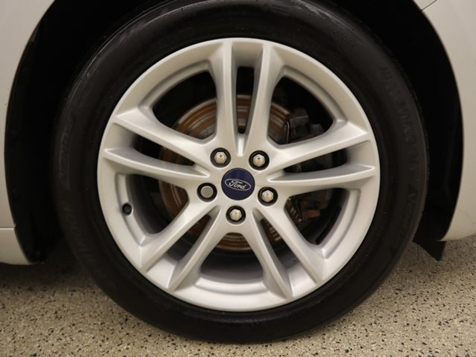 2020 Ford Mondeo - image 17