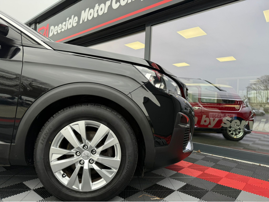 2019 Peugeot 3008 - image 6