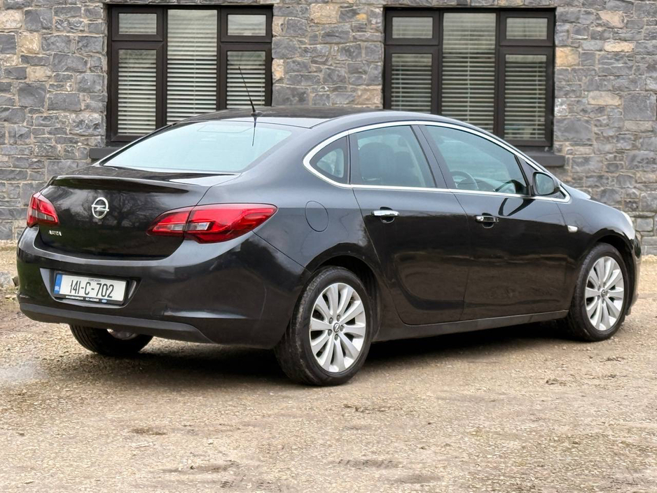 2014 Opel Astra Opel Astra 2014 1.3 Diesel Manual NCT&TaX €3,950