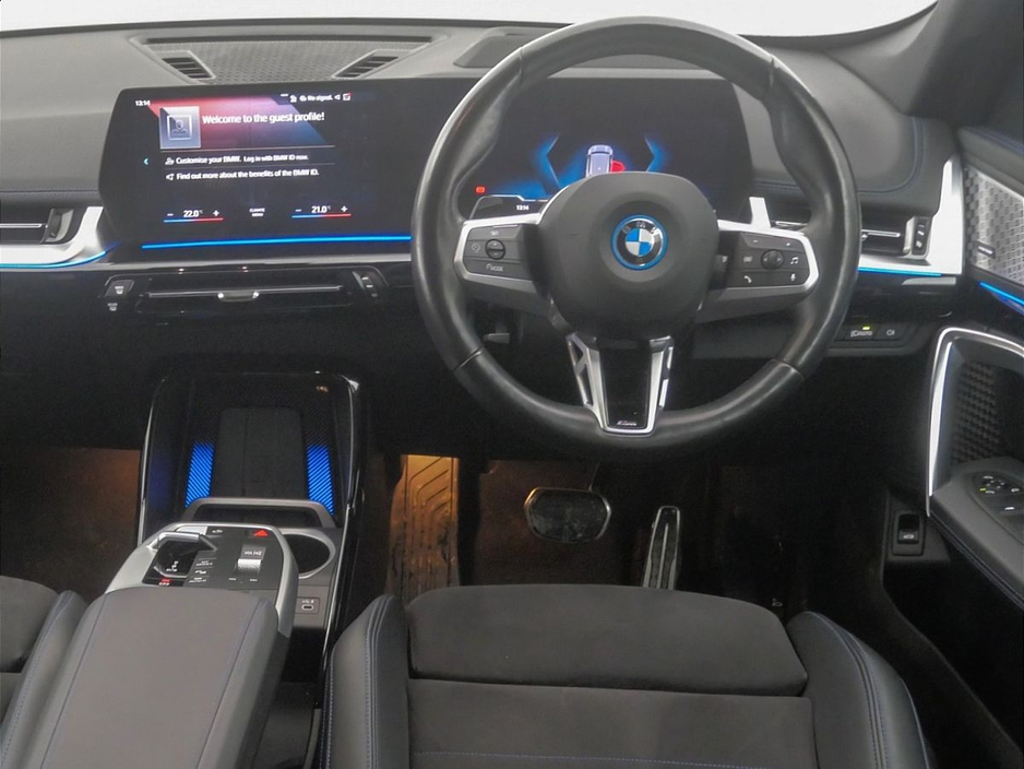 2023 BMW iX1 - image 5