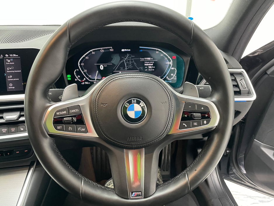 2021 BMW 3 Series - image 15