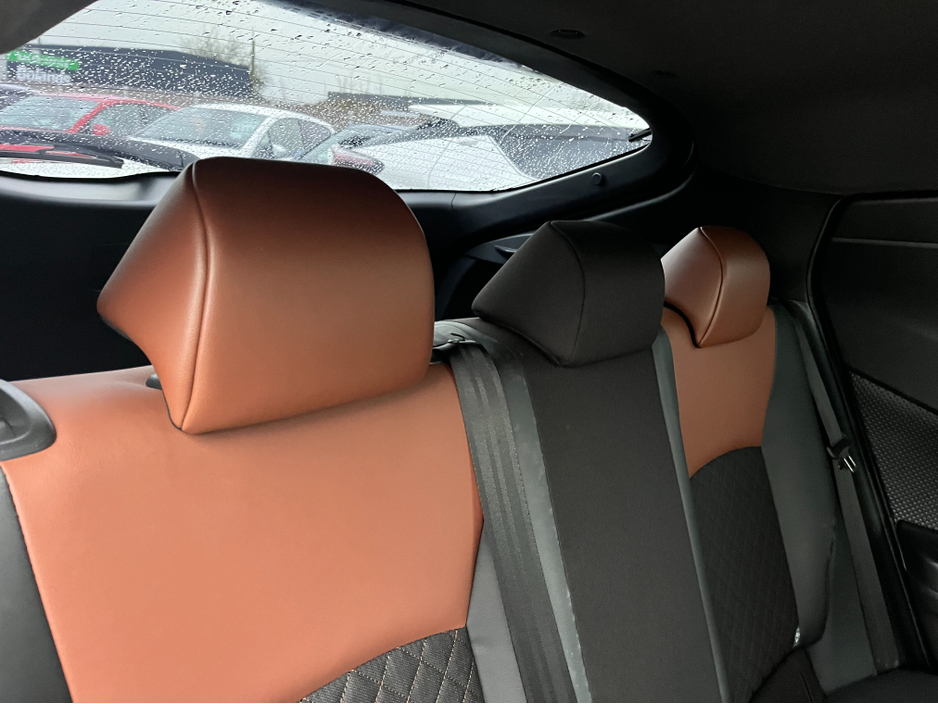 2019 Toyota C-HR 1.8 HYBRID AUTO LOW KM CAR PLAY €21,950