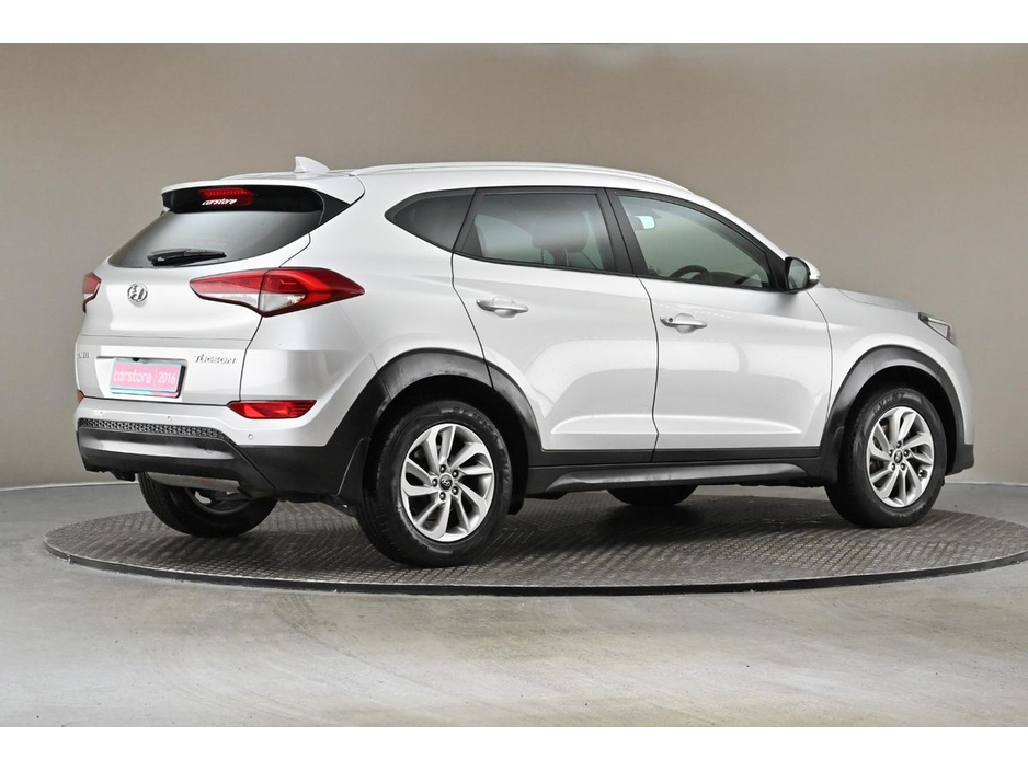2016 Hyundai Tucson - image 10